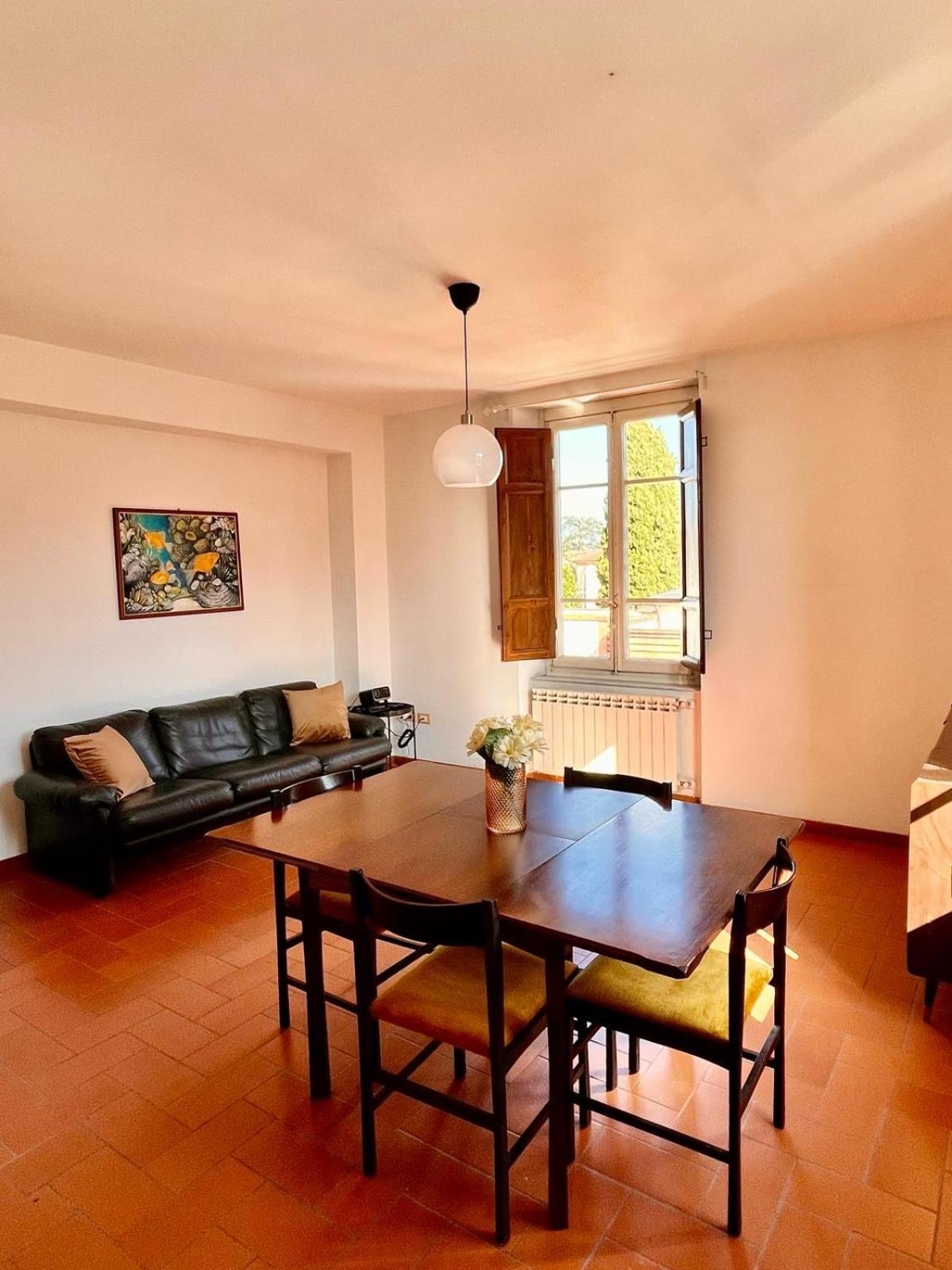 Charme Con Parcheggio Apartment Lucca Exterior photo