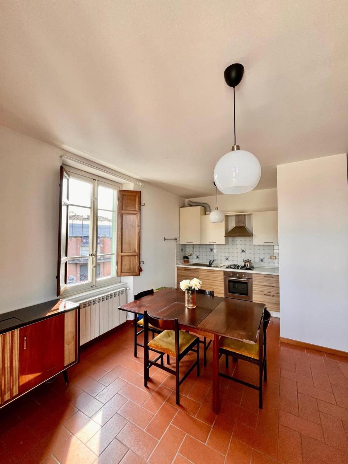 Charme Con Parcheggio Apartment Lucca Exterior photo